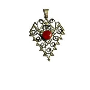 925 In Oxidized Silver Pendant With Red Coral Accent